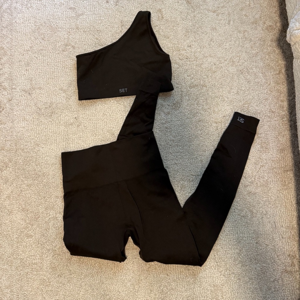SET Active Black Asymmetric Sports Bra and High-Waist Leggings